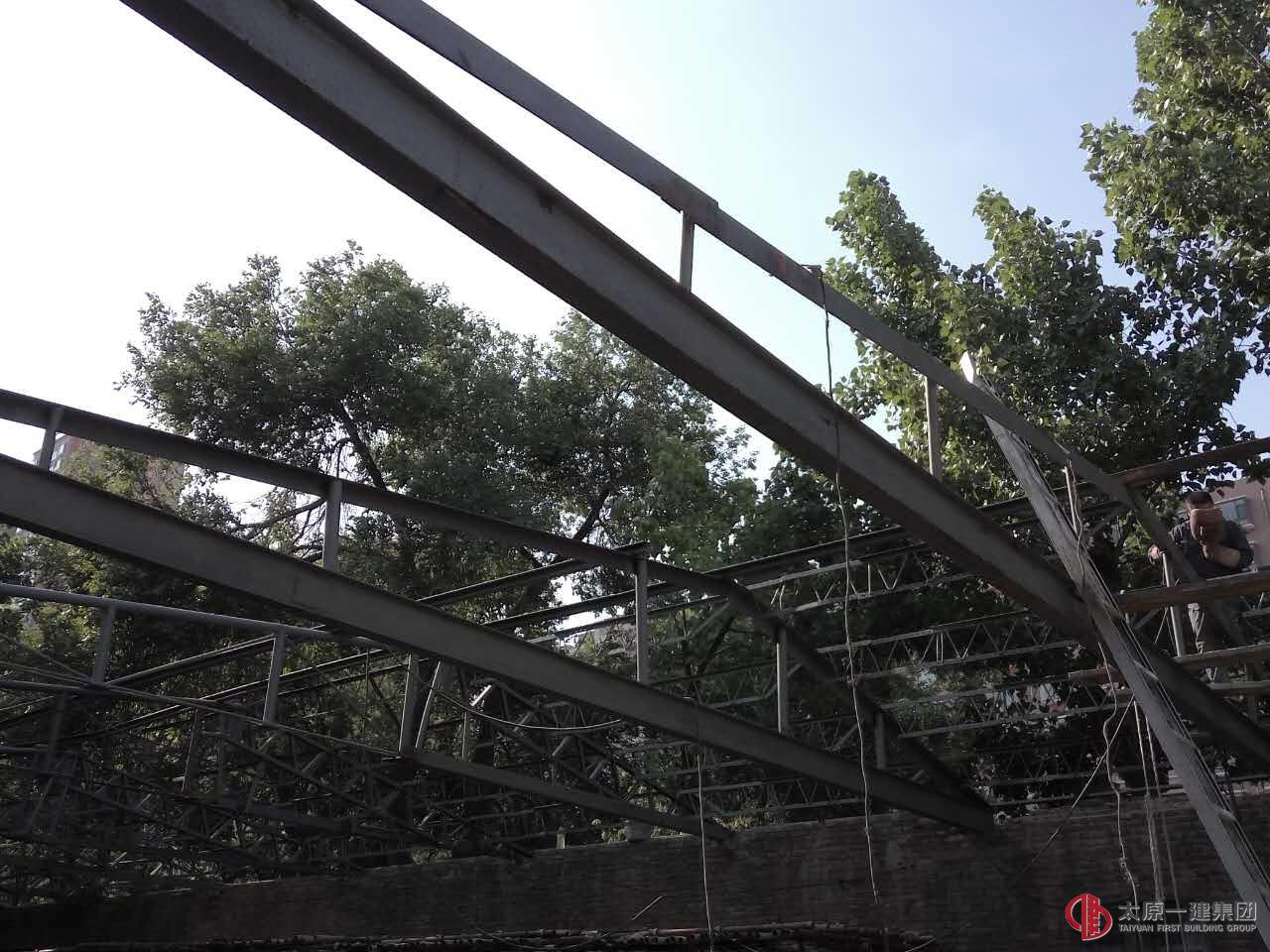 简 讯
