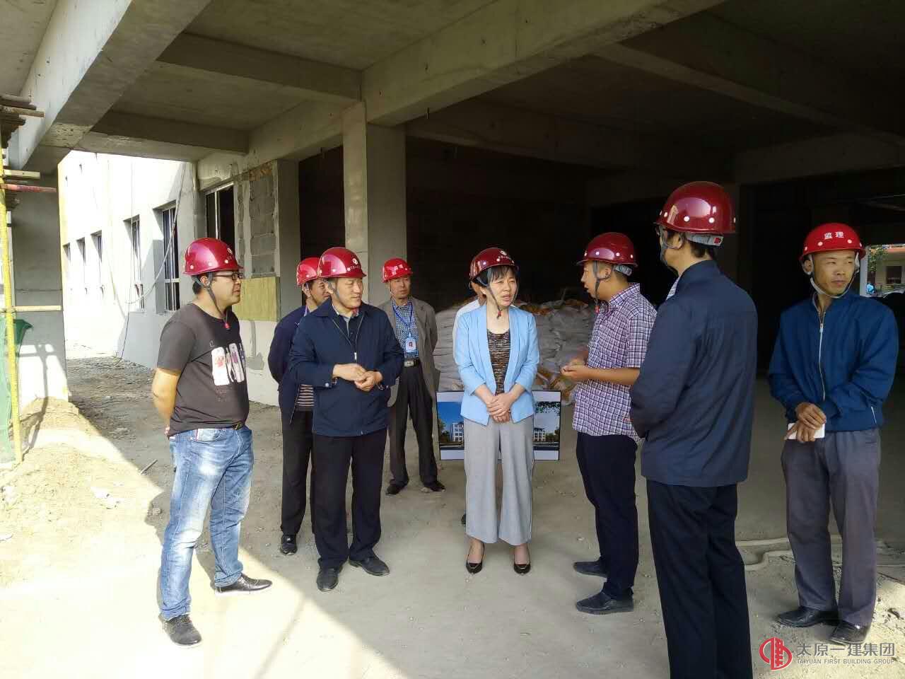 屯留县领导莅临屯留二中新建教学楼项目现场指导工作